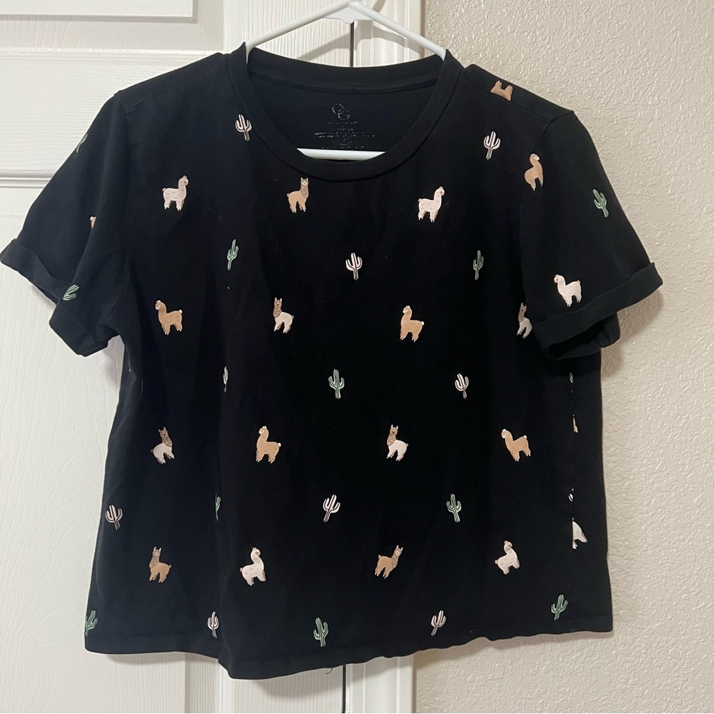Women’s Black Llama Print Cropped T-Shirt